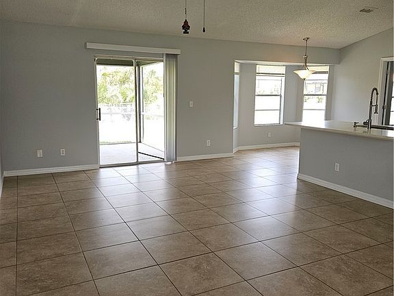 5th image of 743 Testerman Ct