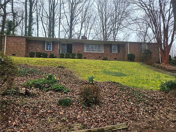 3rd image of 8 Cascade Ct