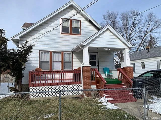 1024 Ossington Ave photo 1