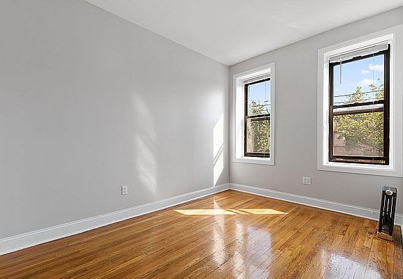 4th image of 432 Suydam St APT B4
