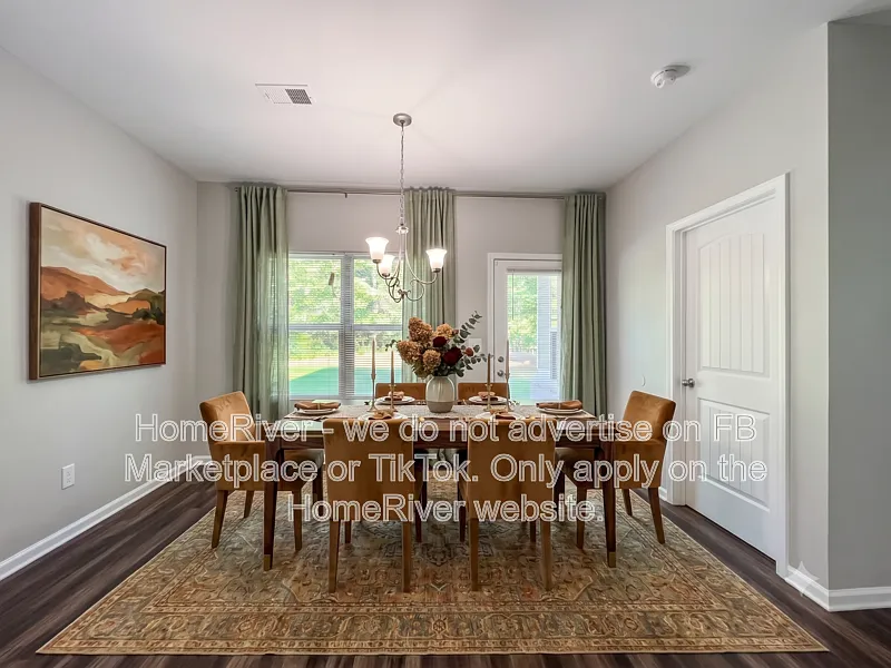 4 bed, 3.5 bath, 2070 sqft, $2,195 — Photo 3