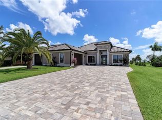 18060 Royal Tree Pkwy, Naples, FL 34114