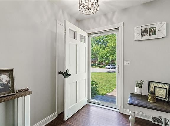 5th image of 6622-6624 Garnett Ct