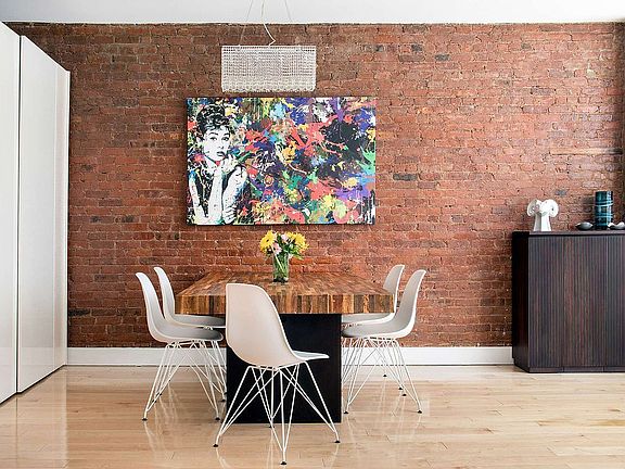 2nd image of 133 W 14th St Unit Loft 4