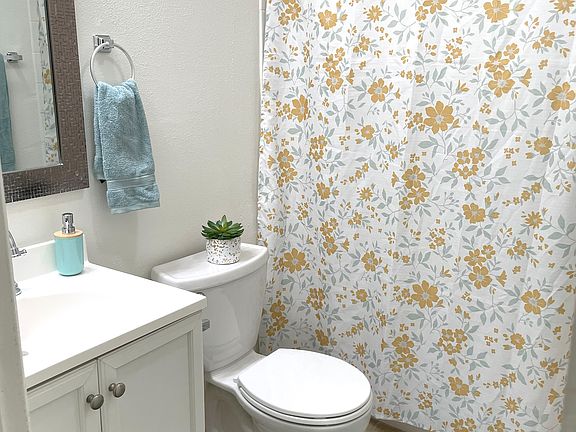 5th image of 23025 Samuel St APT 8