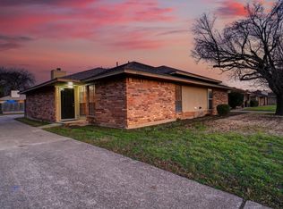 2317 Indigo Ln, Arlington, TX 76015