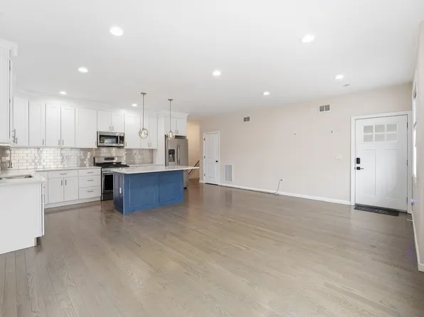 5103 Meadowview Avenue image 2 of 28