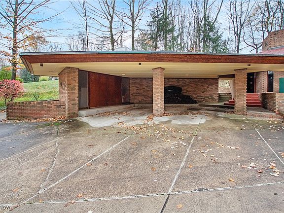 32nd image of 920 Wallwood Dr