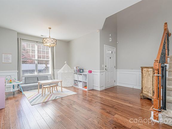 5th image of 4586 Little Leaf Ln