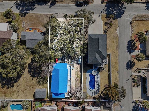 5th image of 1710 Holly Dr.