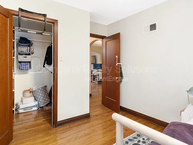 2164 Lafayette Ave — Photo 10