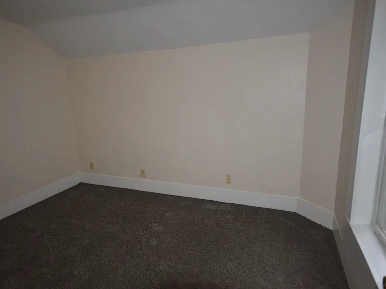 130 Roswell St — Photo 12