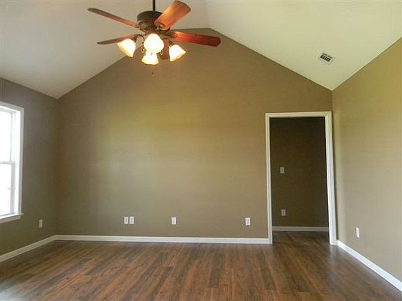 4th image of 35 Oscar Carter Ln