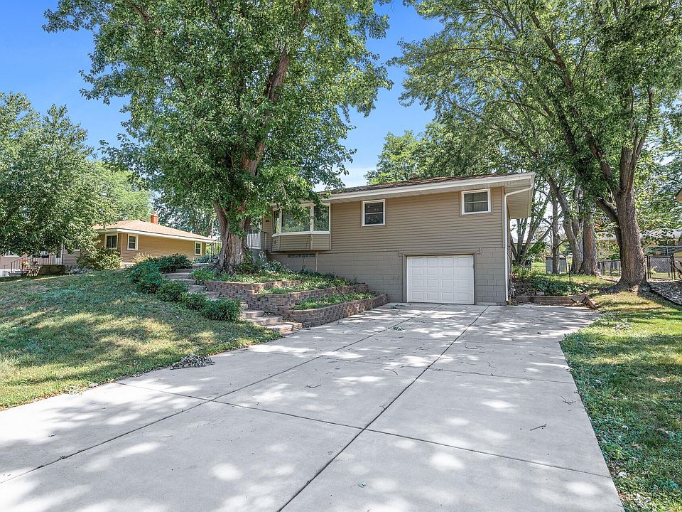 1st image of 2834 Western Ave N