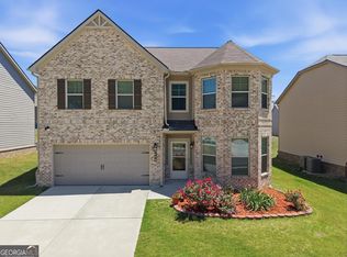 684 Lakehaven Ln, Loganville, GA 30052