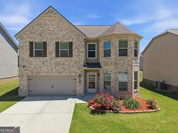 684 Lakehaven Ln, Loganville, GA 30052
