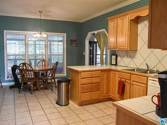 5th image of 240 Southwood Dr