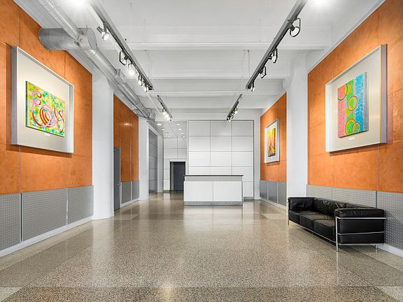 3rd image of 150 Bay St #Penthouse 11