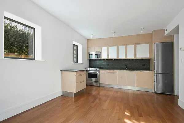 Rented by Pulse International | media 22