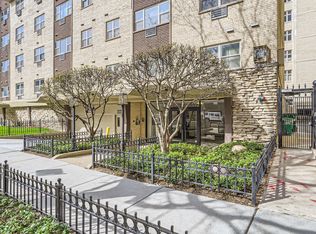 420 W Aldine Ave APT 201, Chicago, IL 60657