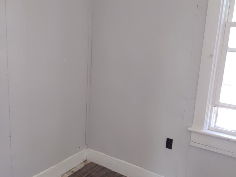 1st image of 118 3rd St #2