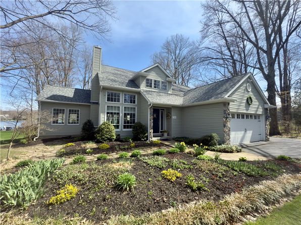 788 Latonka Dr, Mercer, PA 16137