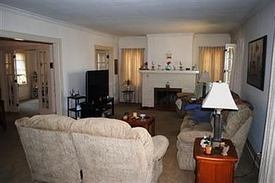 2nd image of 13513 Clifton Blvd