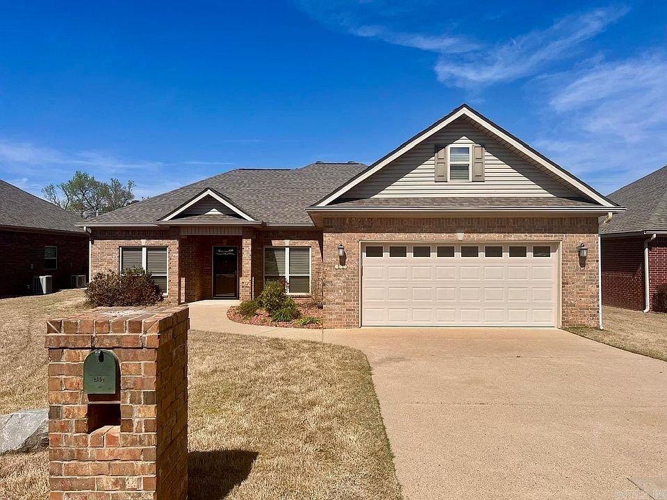1st image of 312 Willow Bend Cir