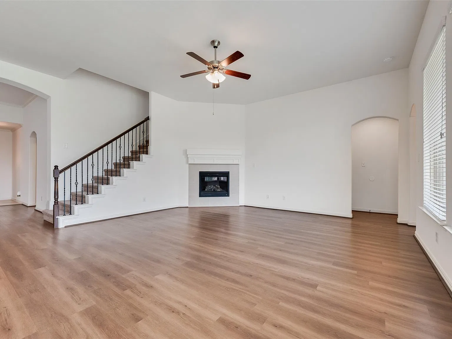 4 bed, 3167 sqft, $3,300 — Photo 3