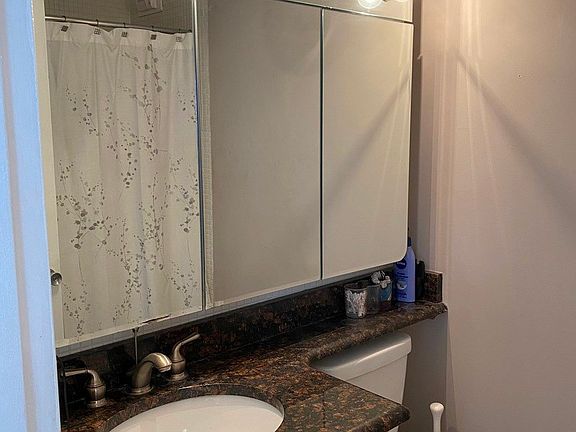 5th image of 2626 N Lakeview Ave APT 1612