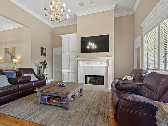 4th image of 12634 Heversham Ave