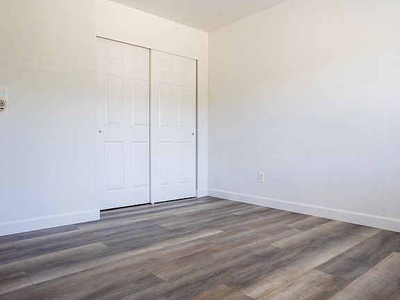 3rd image of 3500 Summit Dr
