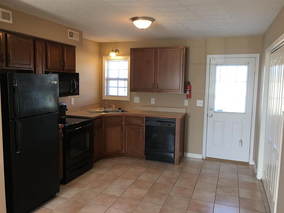 1st image of 805 Oak Arbor Ct