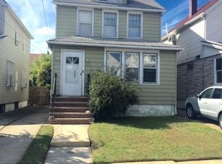 4828 203rd St, Oakland Gardens, NY