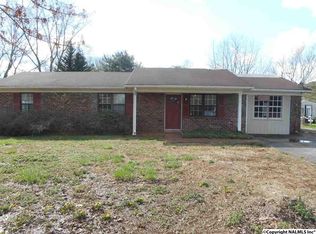 206 Macon Rd, Hazel Green, AL 35750