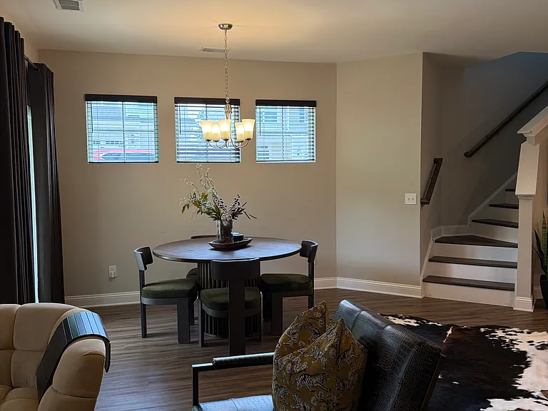 306 Clarendon Ct — Photo 12