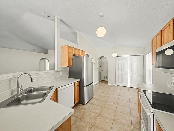 5th image of 2122 AITKIN LOOP