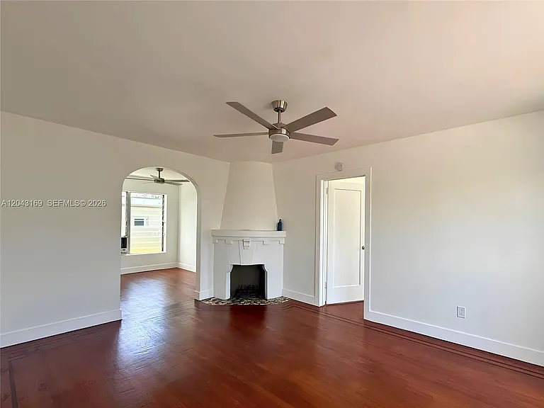 641 10th St #7 — Photo 3