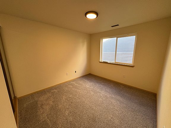 4th image of 12122 117th Avenue Ct E
