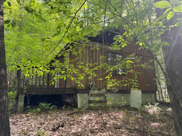 37 Fred Houghton Road, Putney, VT 05346