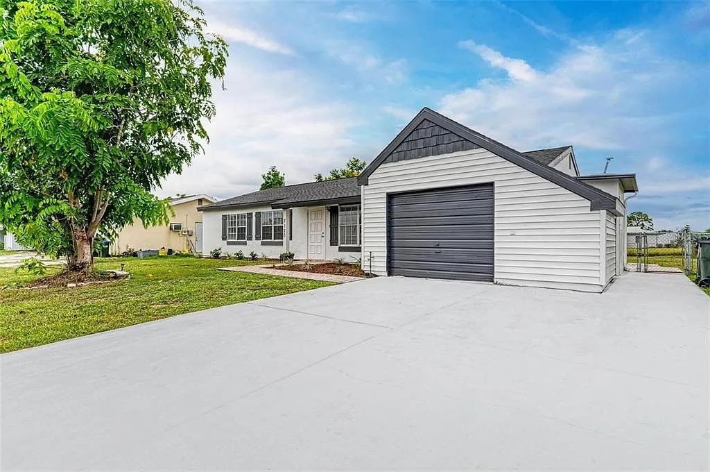3 bed, 2.0 bath, 1343 sqft, $1,800 — Photo 1