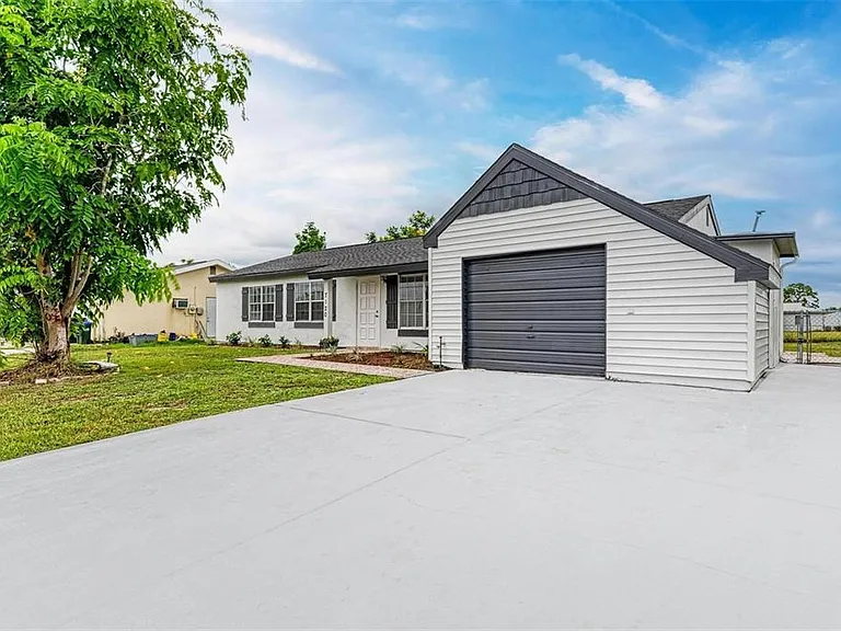 7120 Elyton Dr — Photo 1