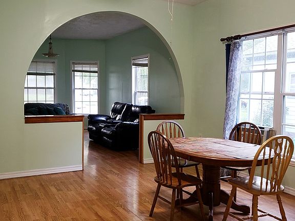 3rd image of 1606 N Elm St