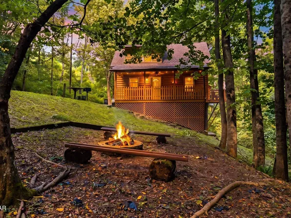 3163 Sourwood Way, Sevierville, TN 37862