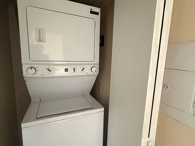 3129 Kenland Dr — Photo 13