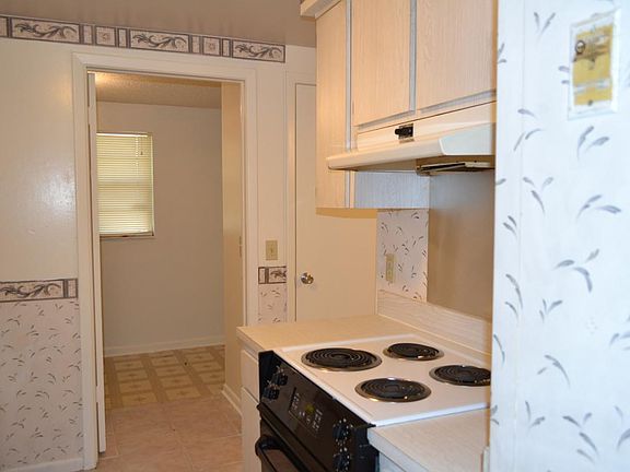 4th image of 2834 W Shelton Ave