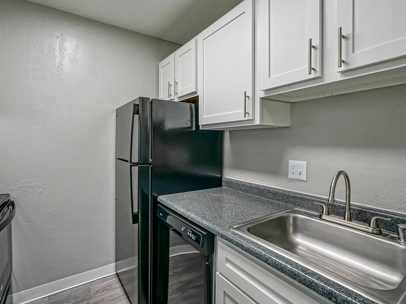 Sungate — Photo 2