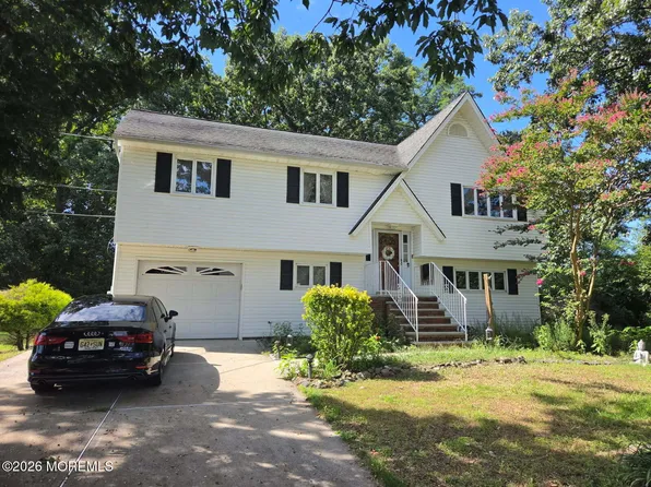 64 Chandler Avenue, Keyport, NJ 07735