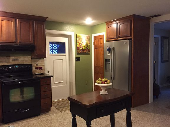 4th image of 37404 Oak Ln