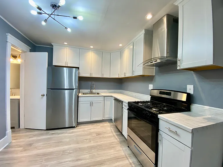 2059 May Ave — Photo 10